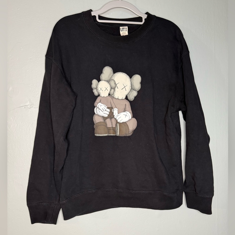 KAWS x Uniqlo Longsleeve Sweatshirt in black